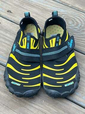 Ubfen Kids Water Shoes Black and Yellow Size EUR 35-US 3.5